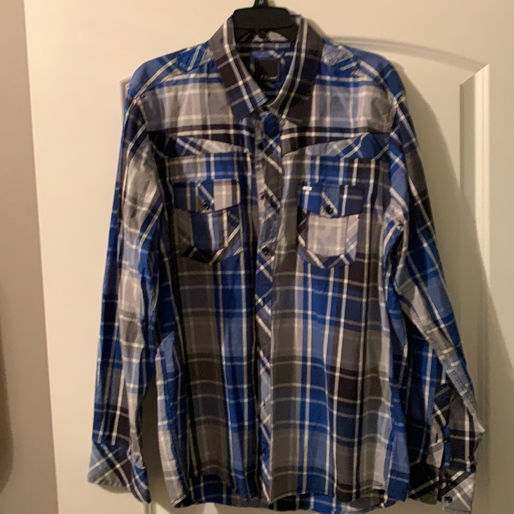 Men’s long sleeve plaid button down shirt